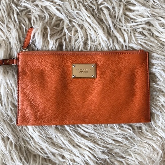 Michael Kors Orange Clutch Wristlet Travel Pouch Bag - Picture 1 of 7